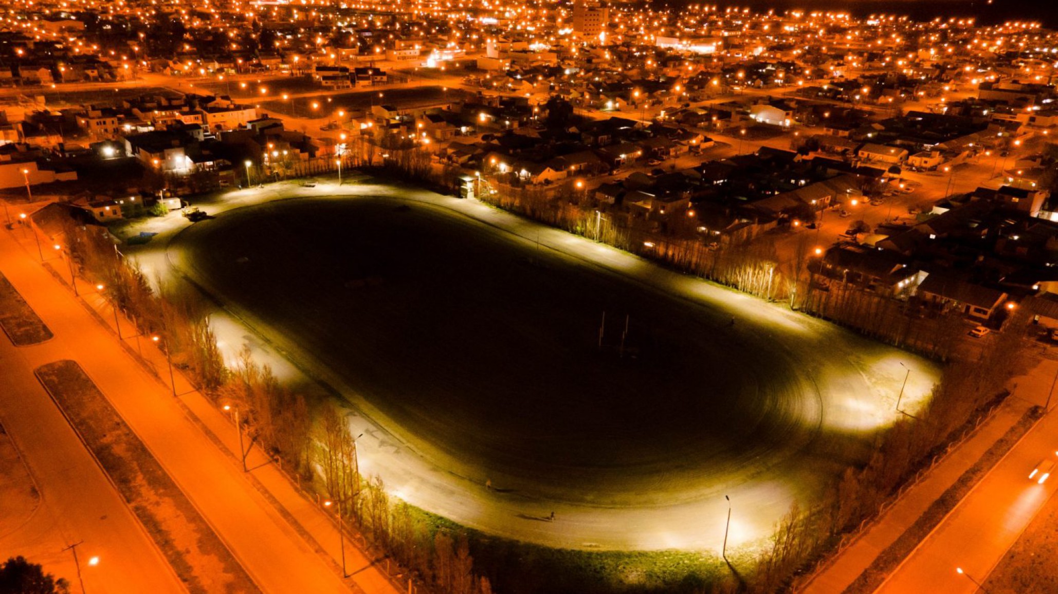 Robaron más de 120 metros de cables en Rawson y dejaron sin luz a la Pista de Atletismo