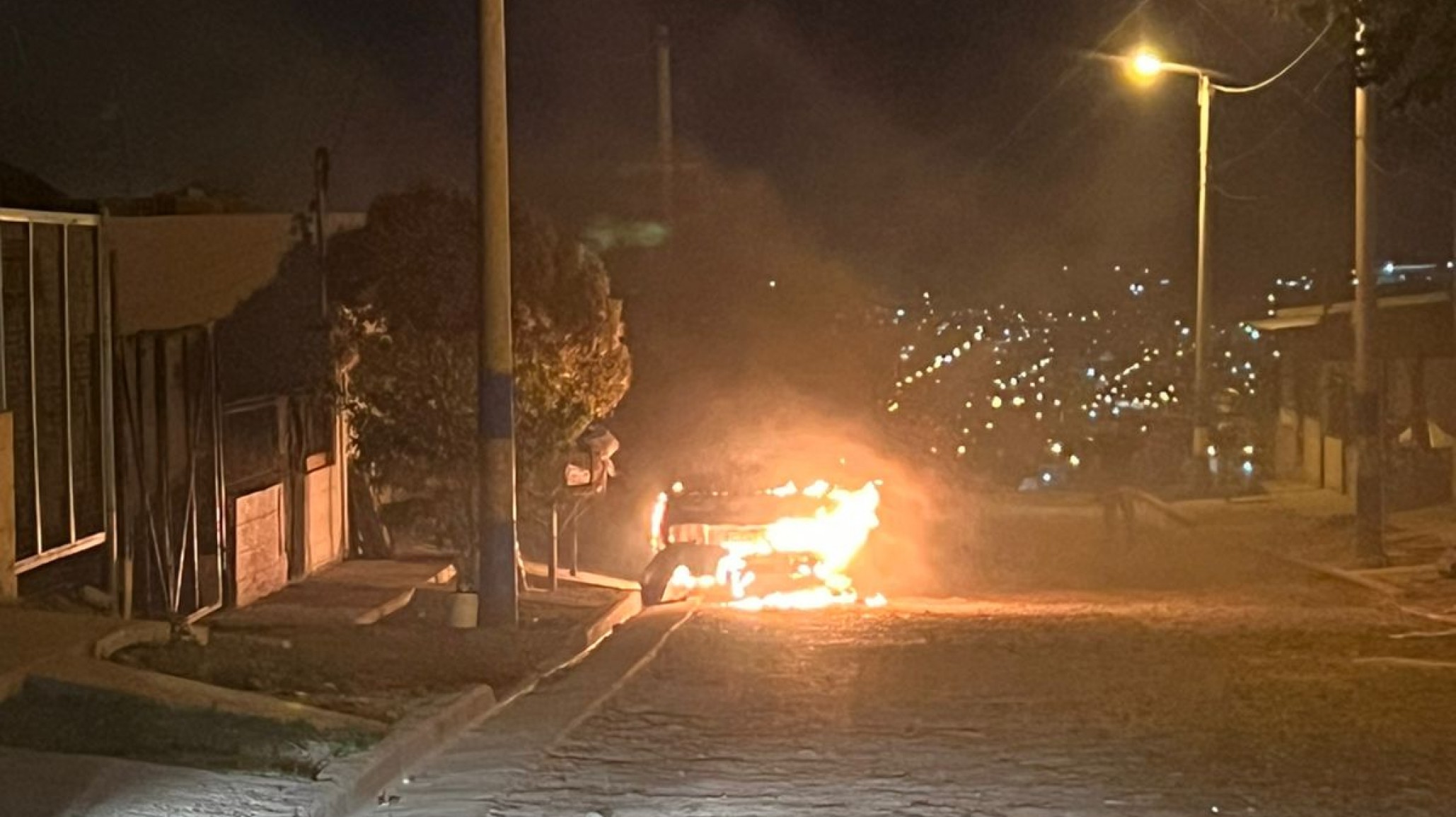 Se incendió un auto en la Zona de Quintas I