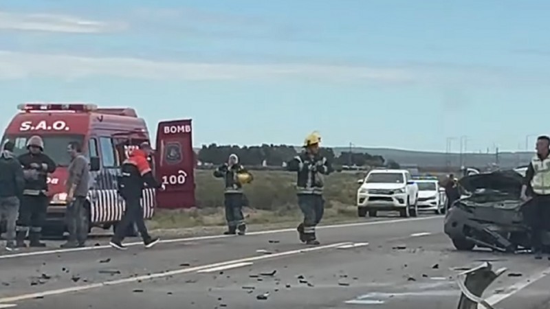 Una familia y una pareja colisionaron en un fatal accidente en Ruta 251