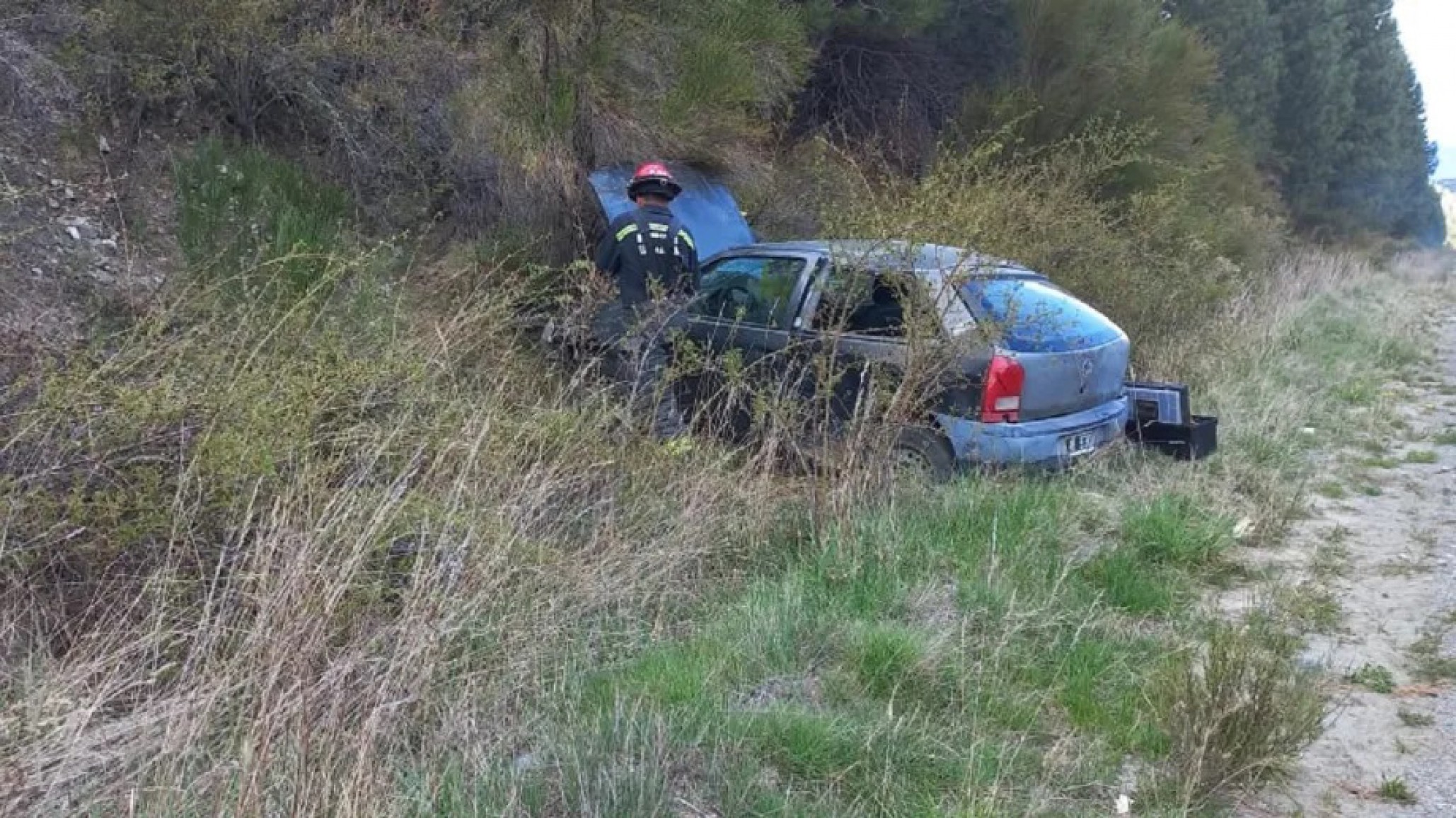 Volcó un auto en la Ruta 40: el conductor fue hospitalizado