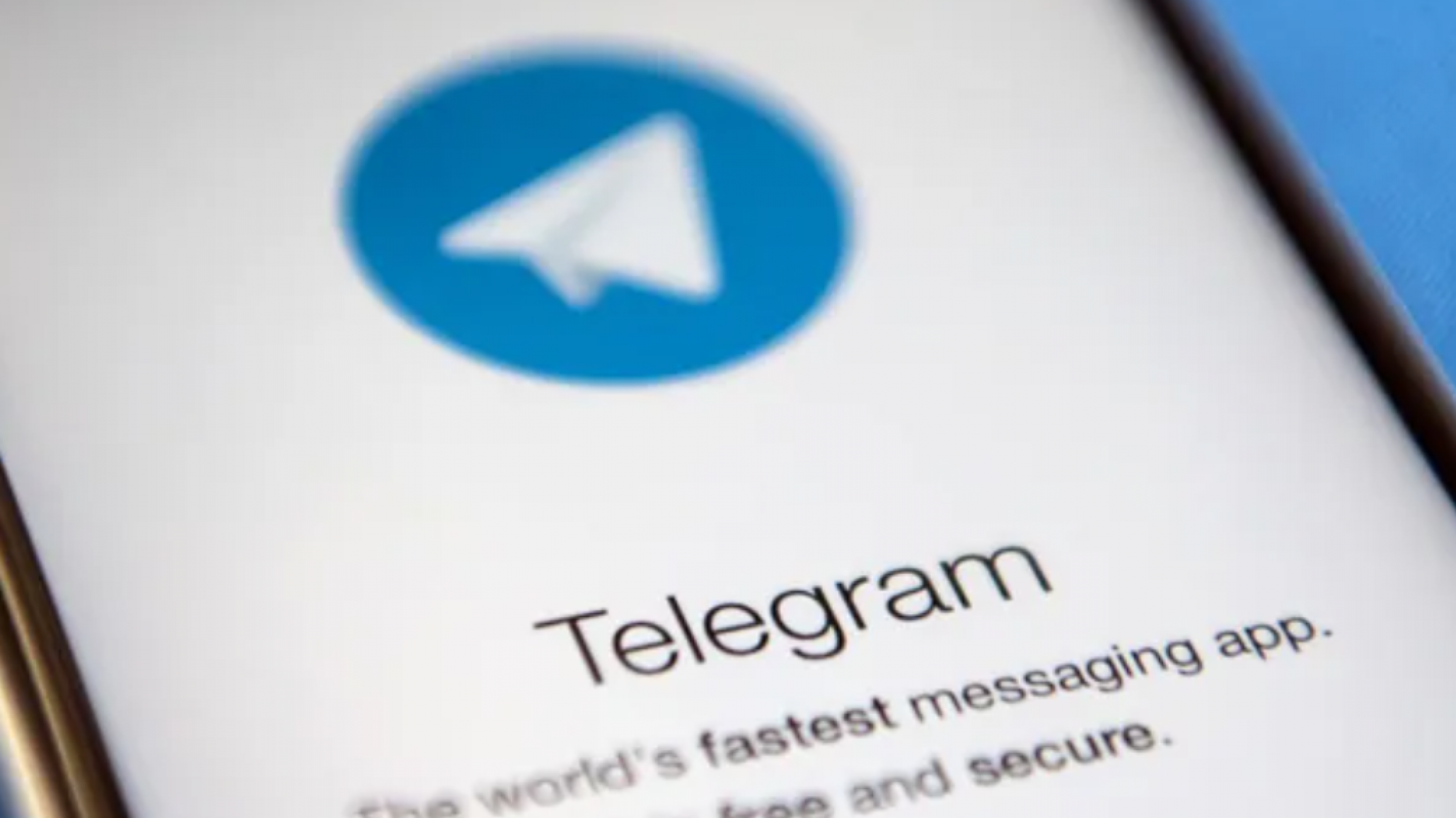 Escracharon en redes y empapelaron la ciudad por la venta de fotos de mujeres en Telegram