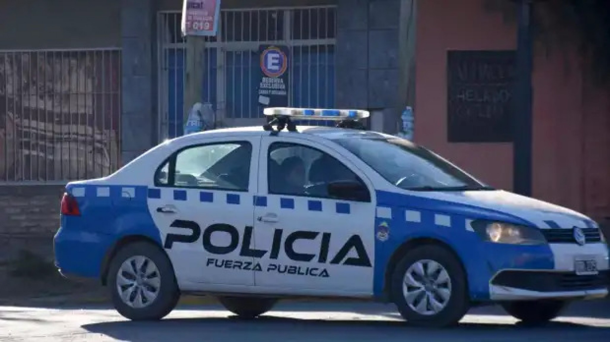 Detienen a dos hombres acusados de difusión de imágenes de abuso infantil