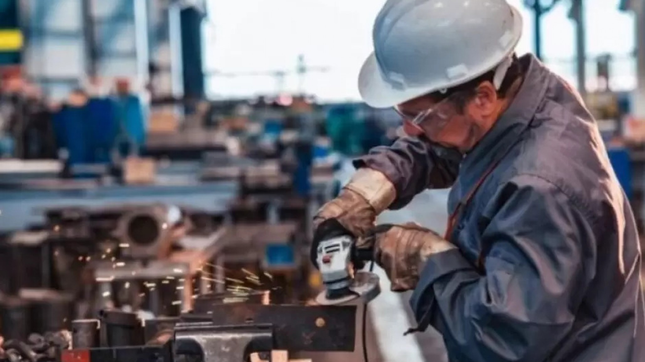 La actividad económica cayó 3,8% en agosto y acumuló tres meses consecutivos en baja