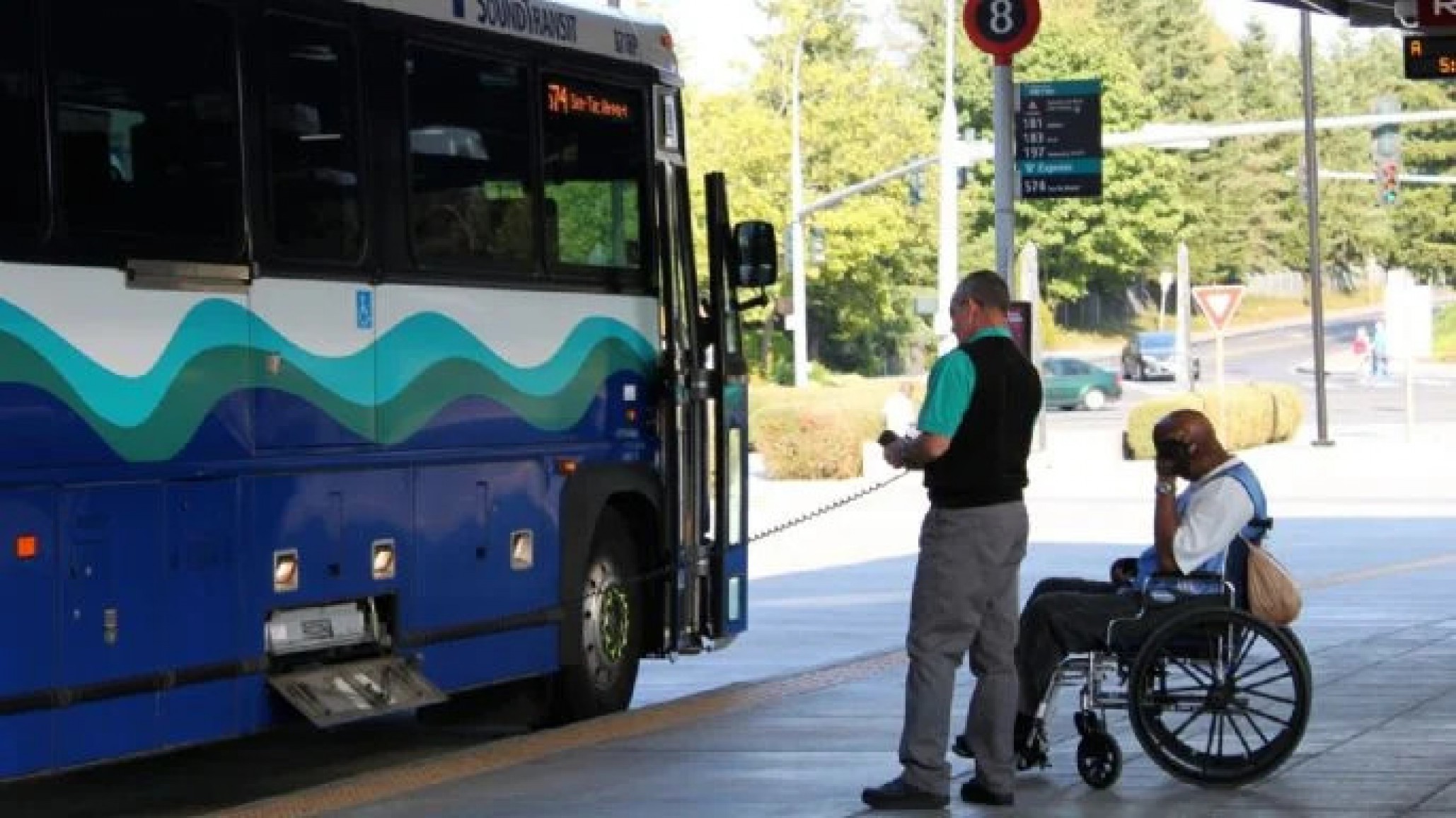 El Gobierno presentó una medida cautelar para garantizar el transporte gratuito a personas con discapacidad