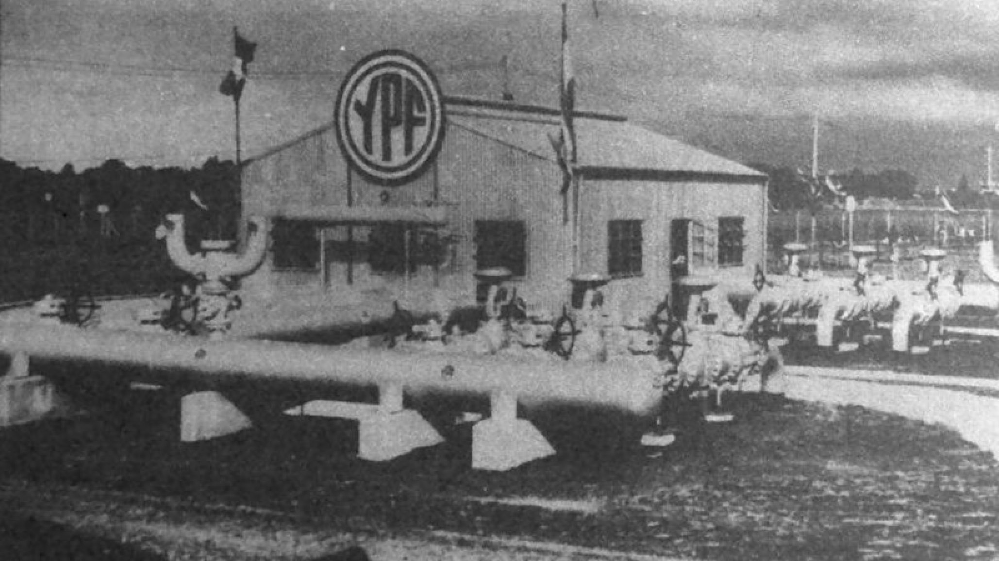 El triste y solitario adiós a YPF