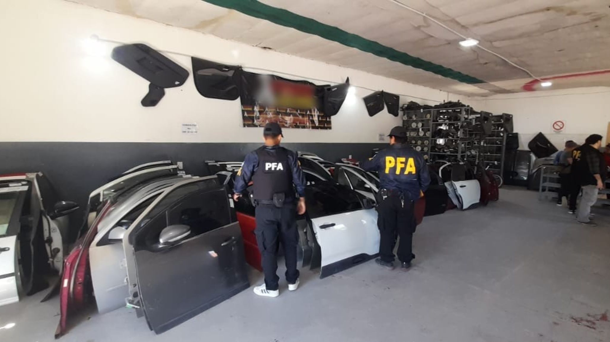 Desmantelan dos desarmaderos clandestinos en Zapala y secuestran autopartes por millones
