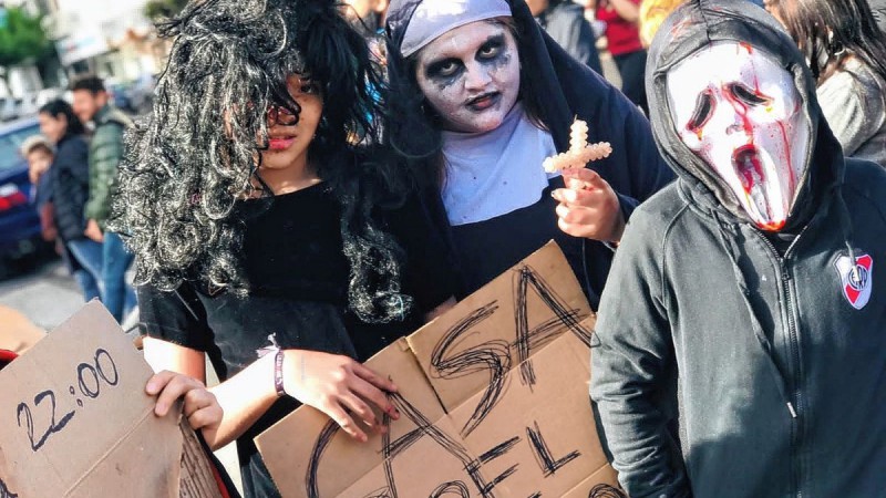 Comienza la cuenta regresiva para la novena edición del Paseo Zombie en Comodoro Rivadavia