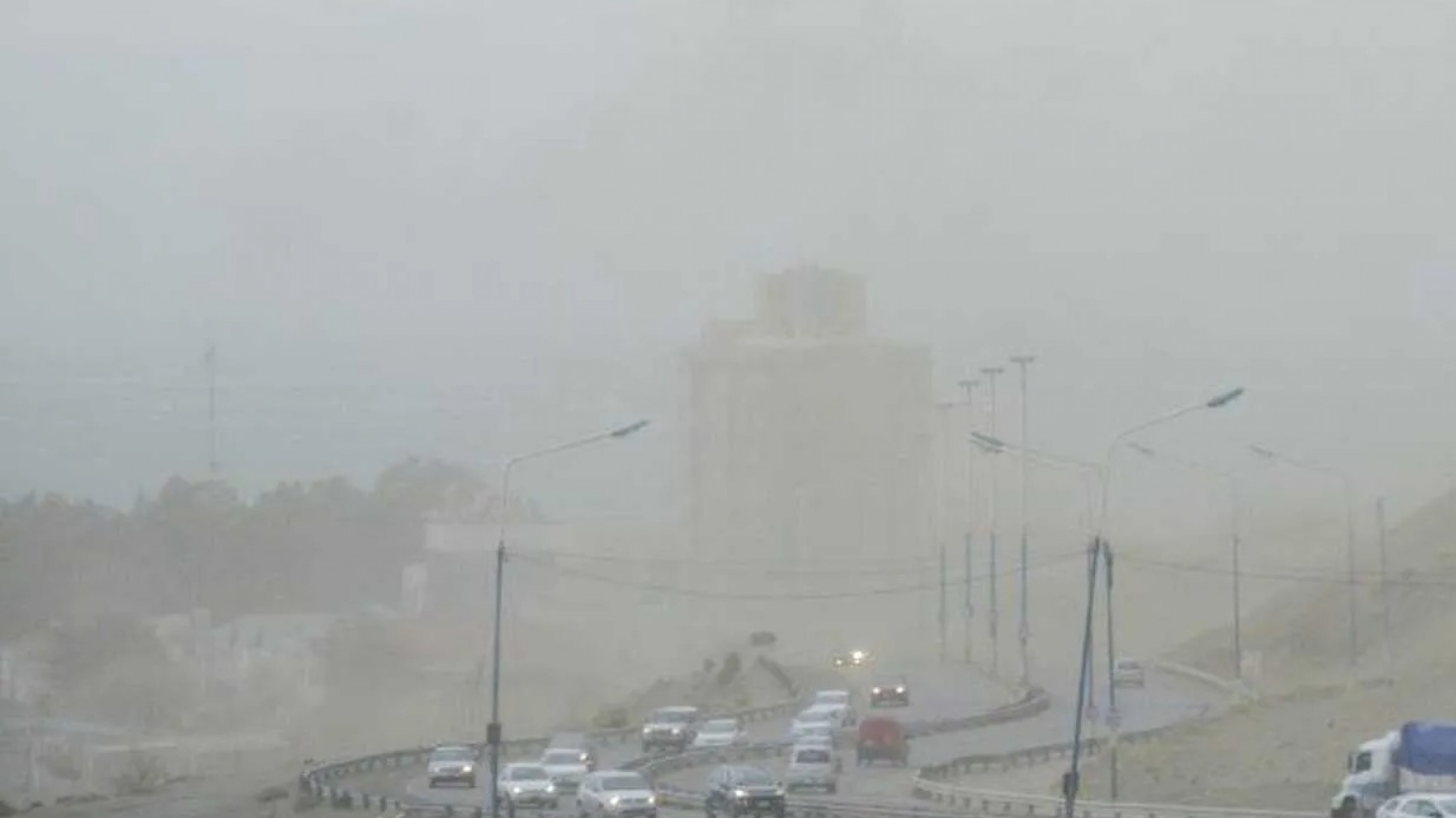 Alerta por viento intenso en Comodoro: prevén ráfagas que podrían superar los 100 km/h