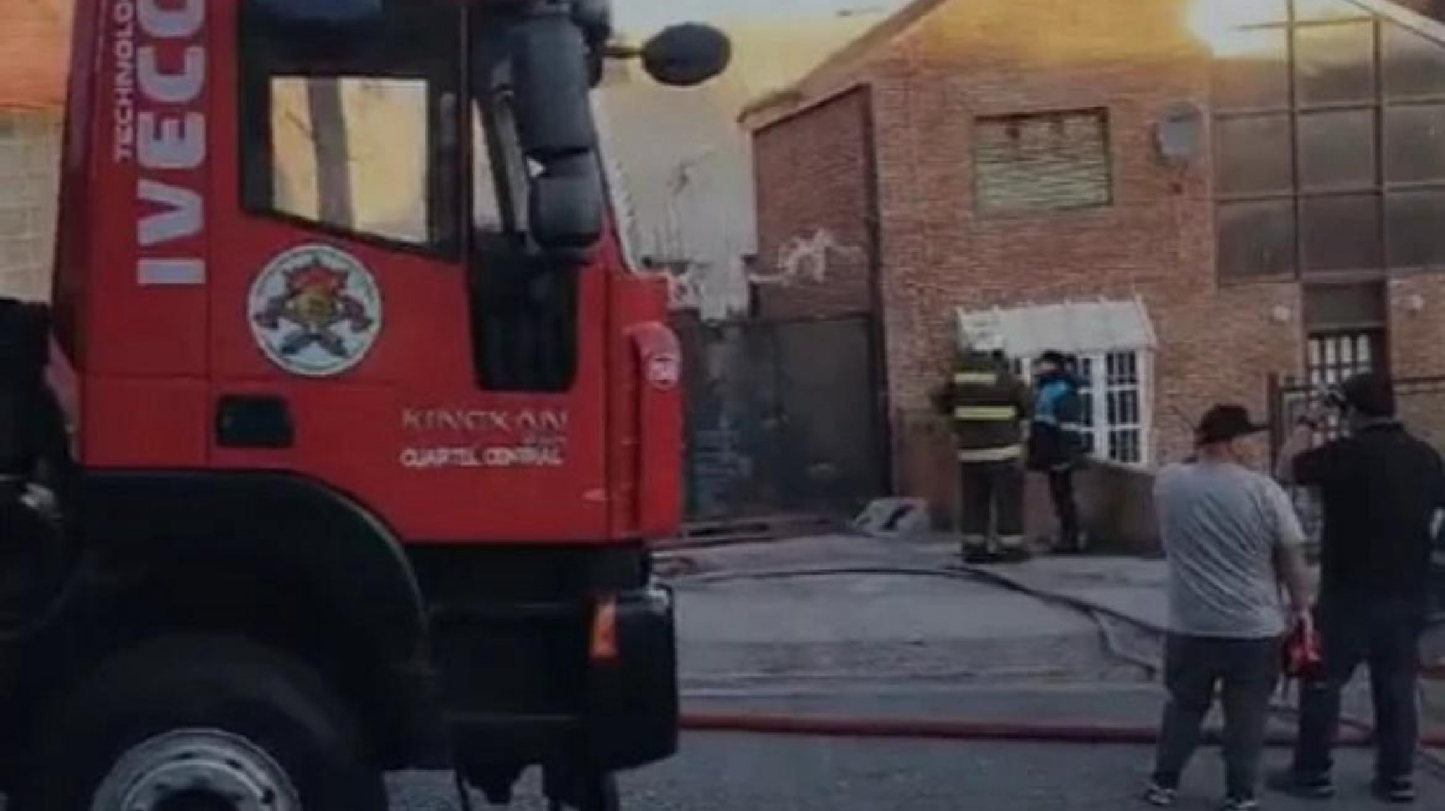 Incendio en un depósito de supermercado chino