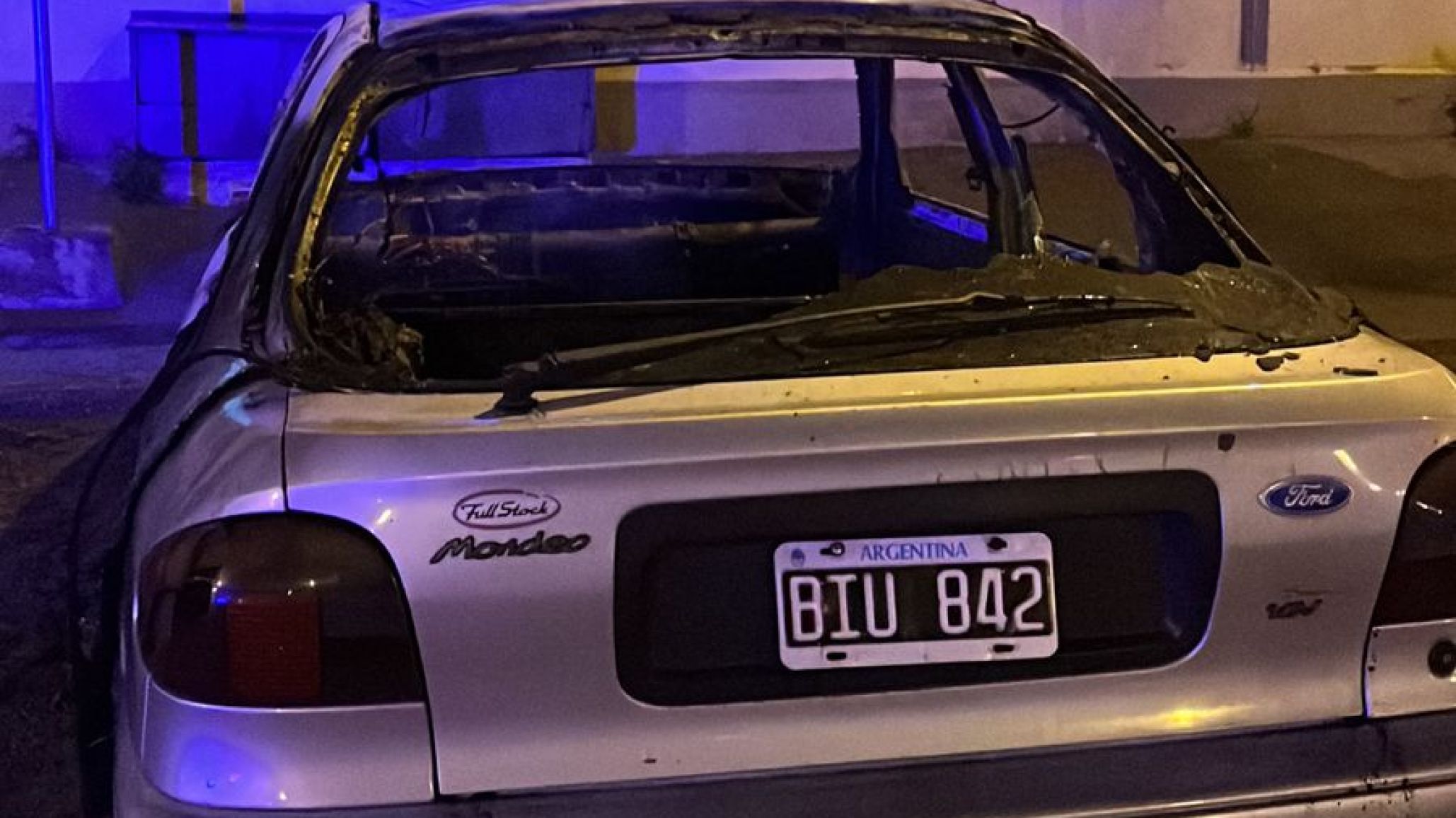 Se incendió un auto en el barrio Ceferino