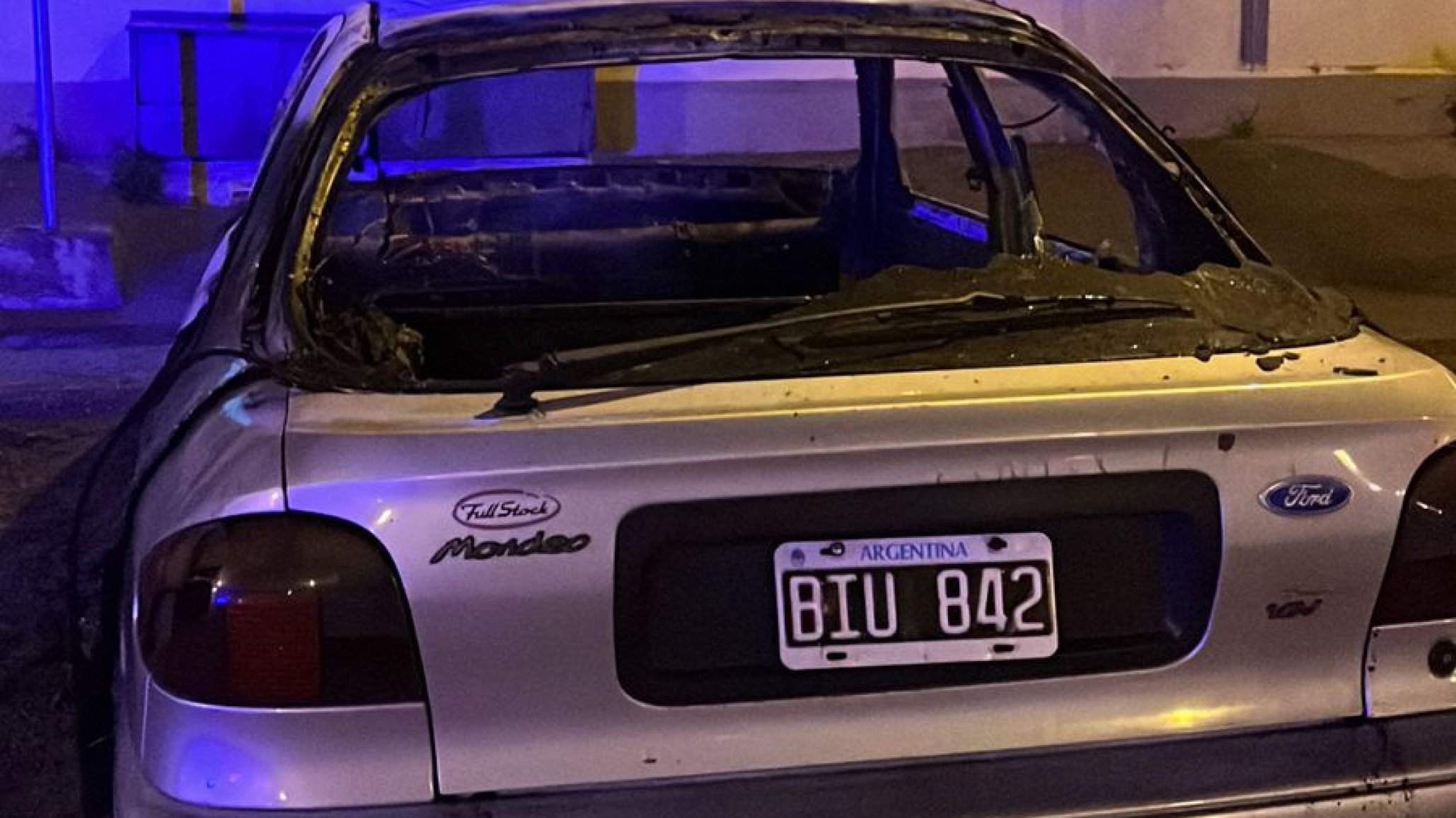 Se incendió un auto en el barrio Ceferino