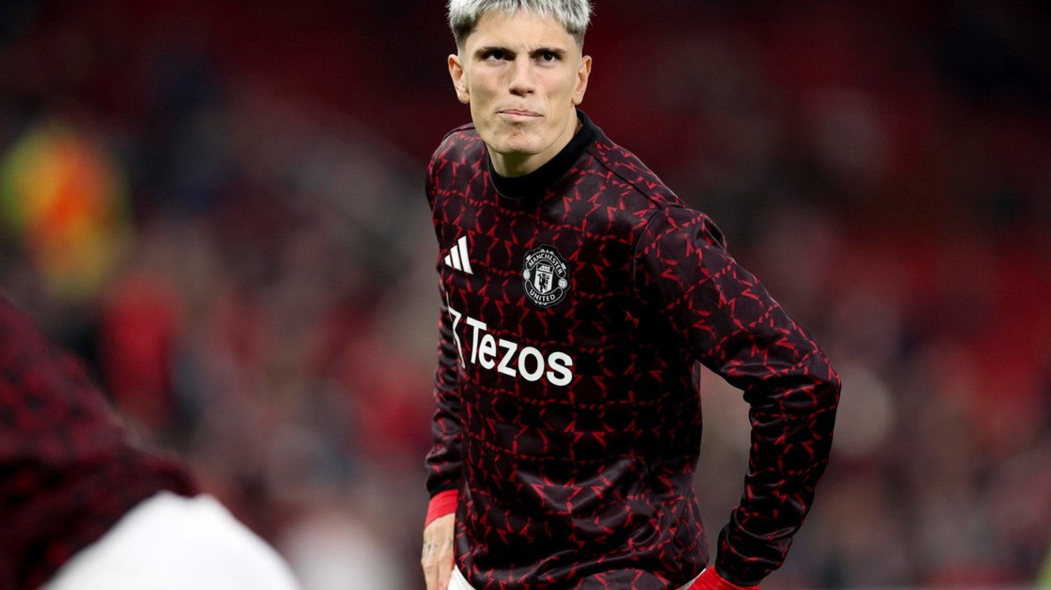 "¿Por qué no jugás vos?": El tenso cruce de Garnacho con un hincha del Manchester United