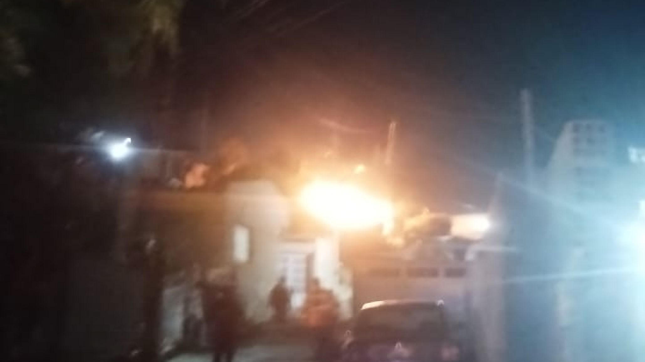Tragedia en Comodoro: "El incendio estaba generalizado, y al enfriar la vivienda encontramos el cuerpo de una persona"