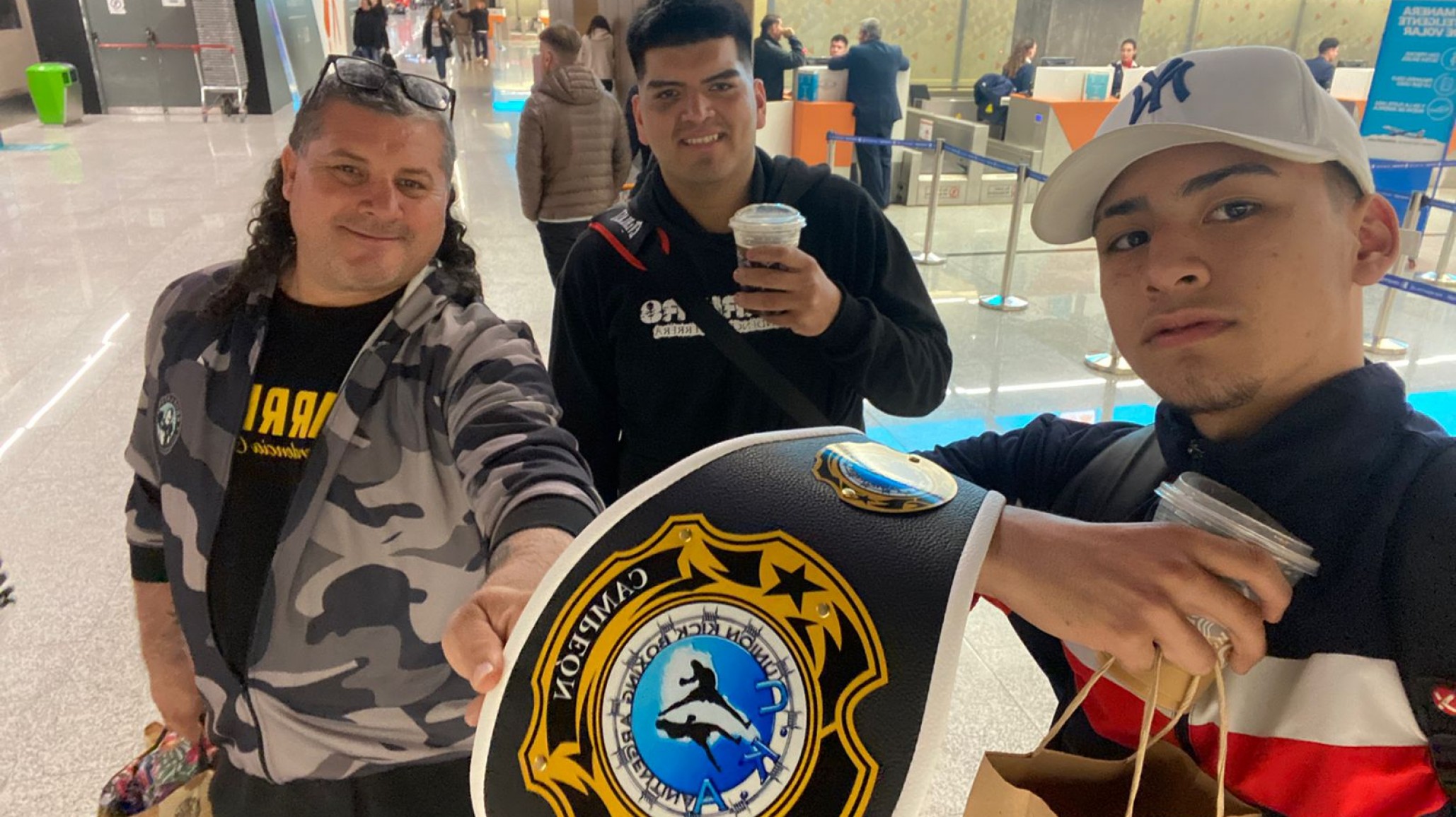 Nehuén Benítez se consagró campeón argentino juvenil de kick boxing en Los Polvorines