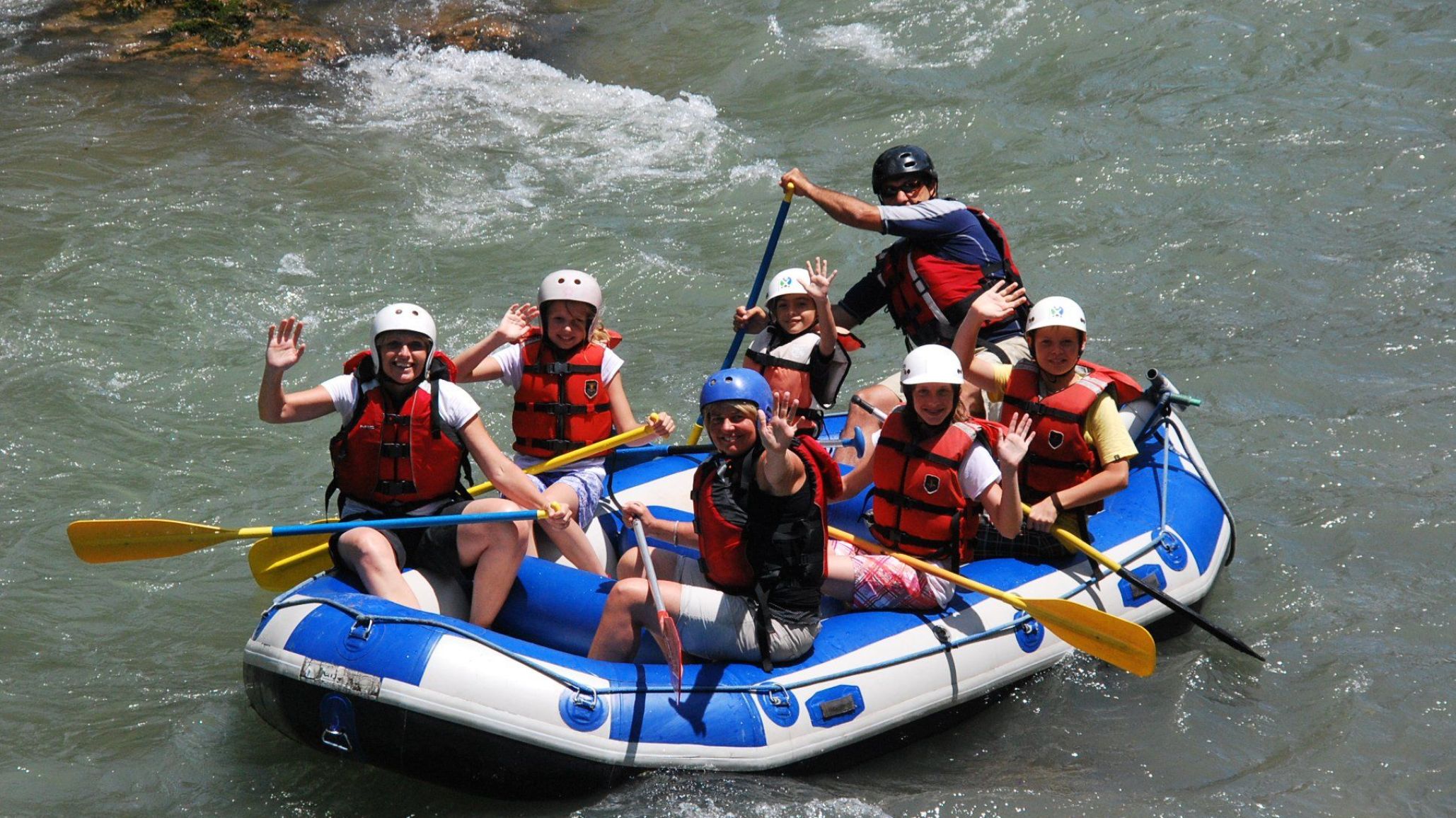 Tragedia: una mujer falleció tras accidente de rafting en el Río Manso