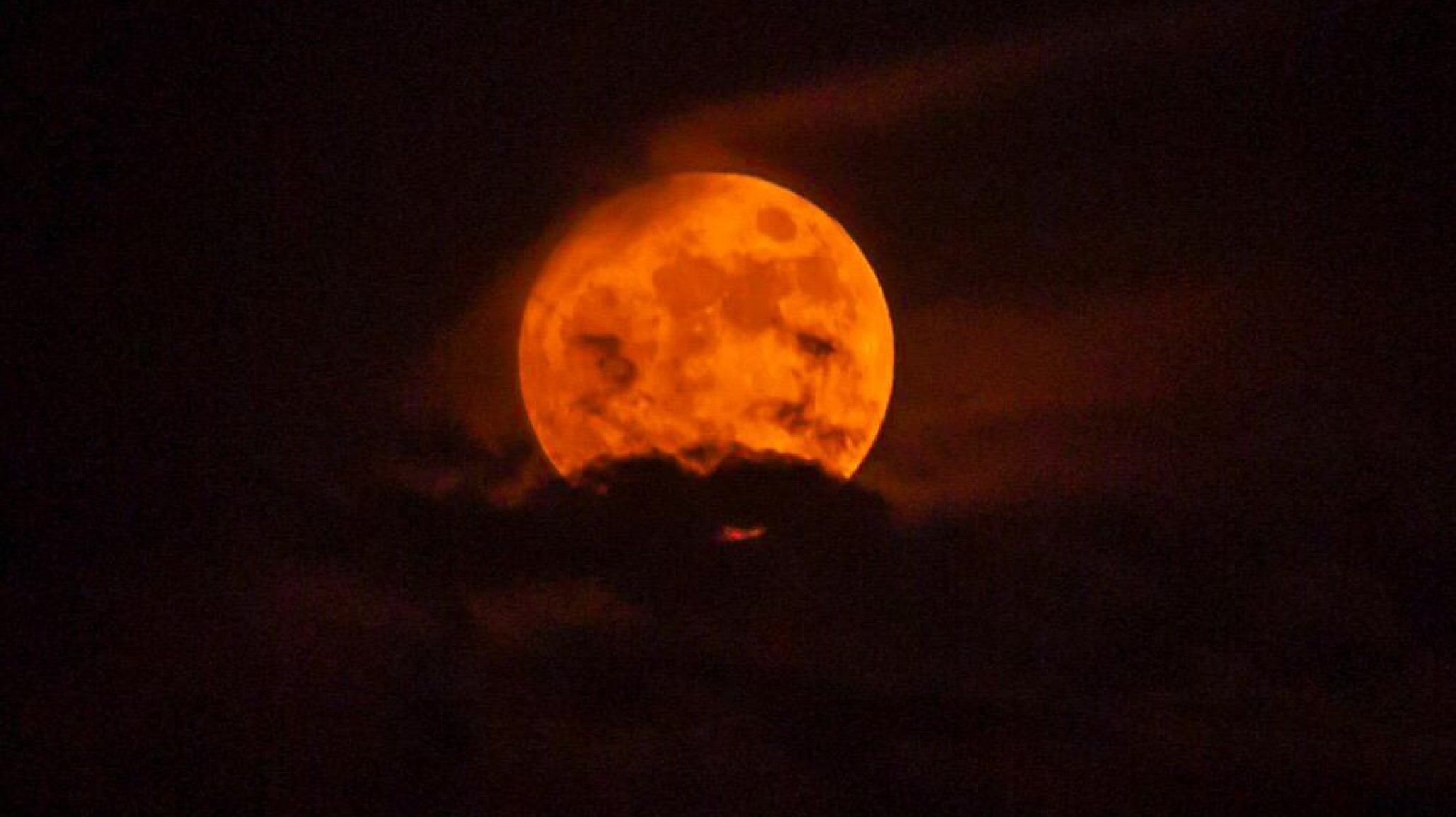 Esta noche se producirá un evento astronómico entre Marte y la Luna