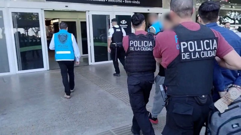 Cero tolerancia: Expulsaron del país a cinco ciudadanos chilenos