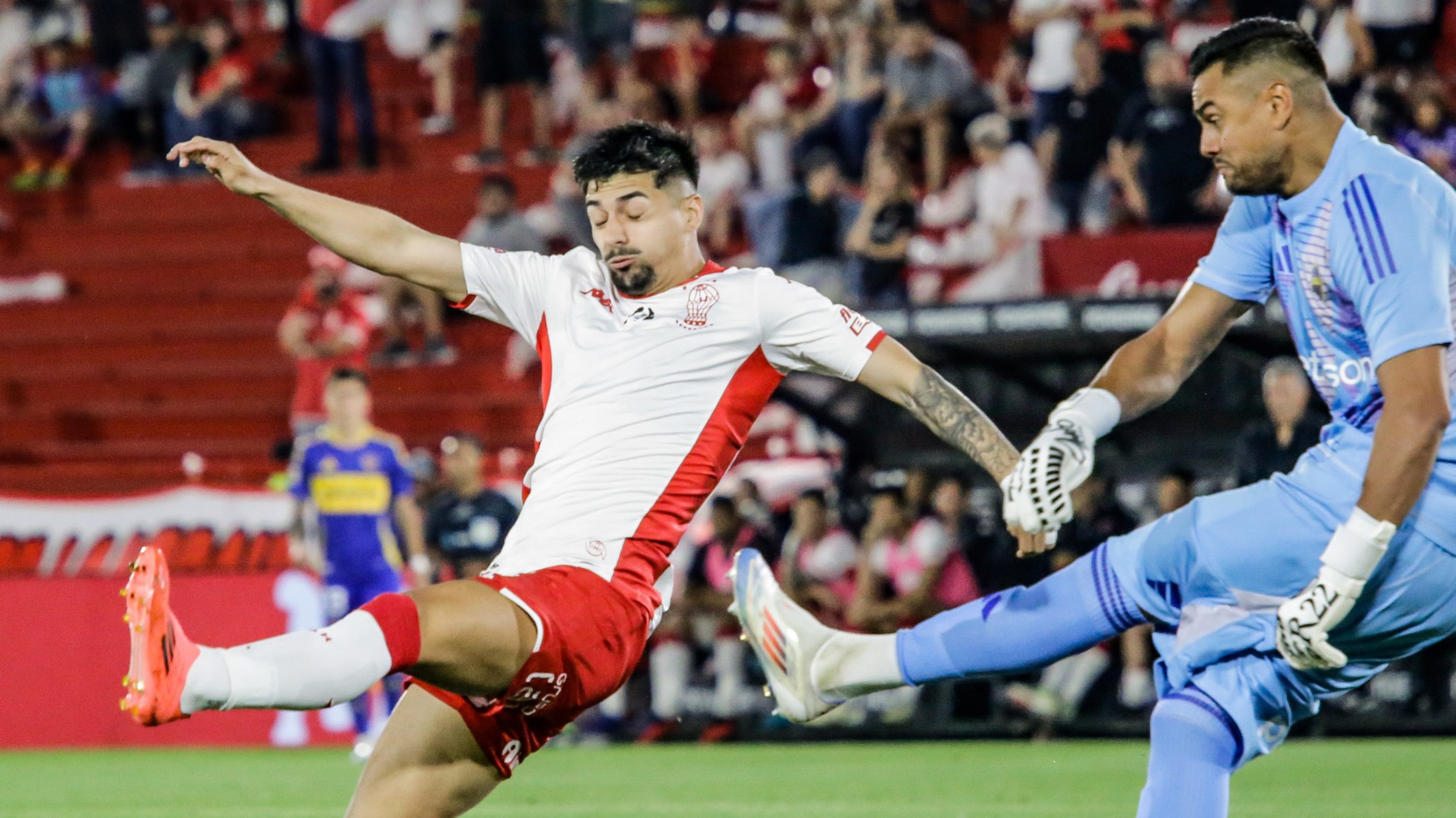 Boca empató con Huracán en un partido cargado de polémicas
