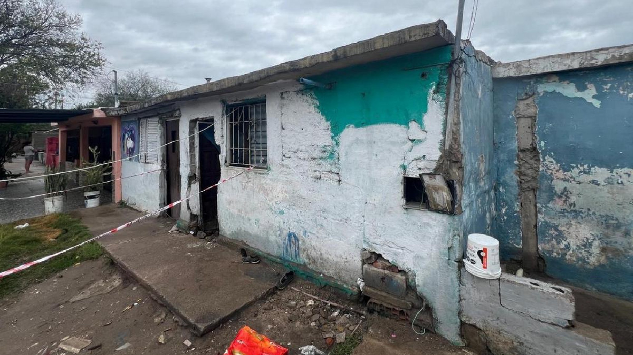 Córdoba: un niño de 13 años murió tras el derrumbe de su casa por una tormenta