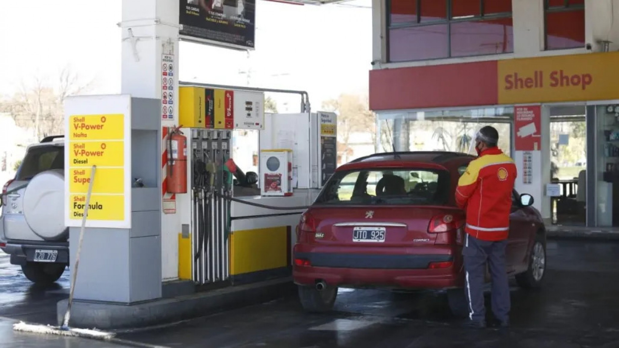 Neuquén: apuñalaron a un playero en una estación de servicio para robarle $20.000
