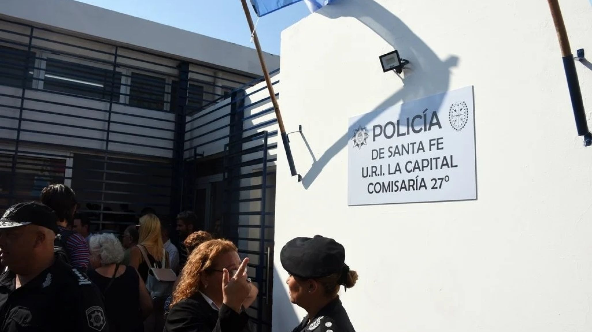 Santa Fe: Tres presos se fugaron de la comisaría 27 y golpearon a policías