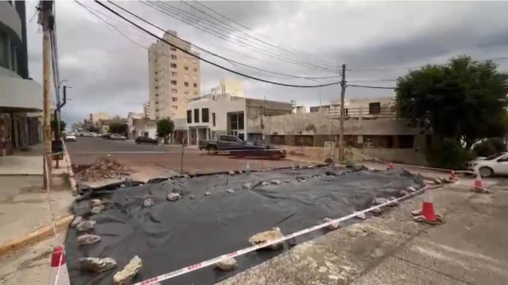 Comerciantes de calle Sarmiento cuestionan corte de calles en plena temporada: "Nos perjudica mucho a todos"