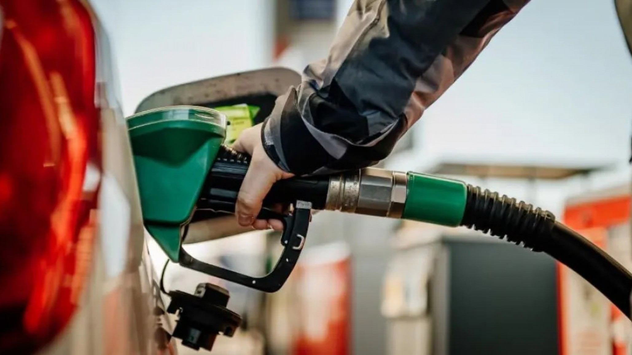 Nuevo aumento de combustibles: se estima un incremento de hasta el 3% el domingo