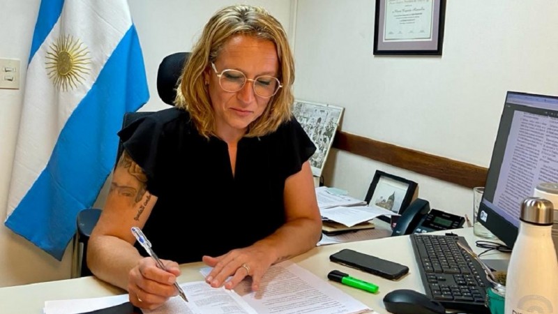 "Se busca encontrar límites": Alianello aboga por la prohibición de publicidad de apuestas online