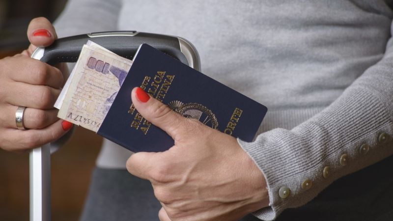 Nuevo requisito para viajar al Reino Unido: todos los argentinos deberán tramitar la ETA