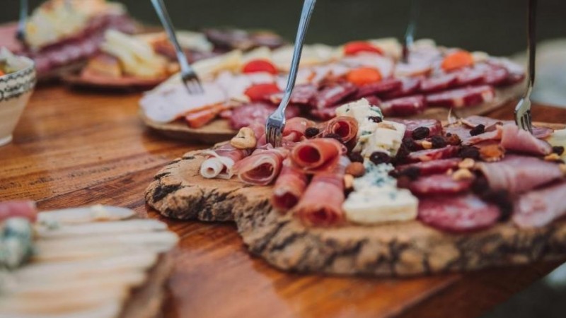 El Ejército aprobó un presupuesto de $7.5 millones en catering de lujo: ¿Cuál es el menú?