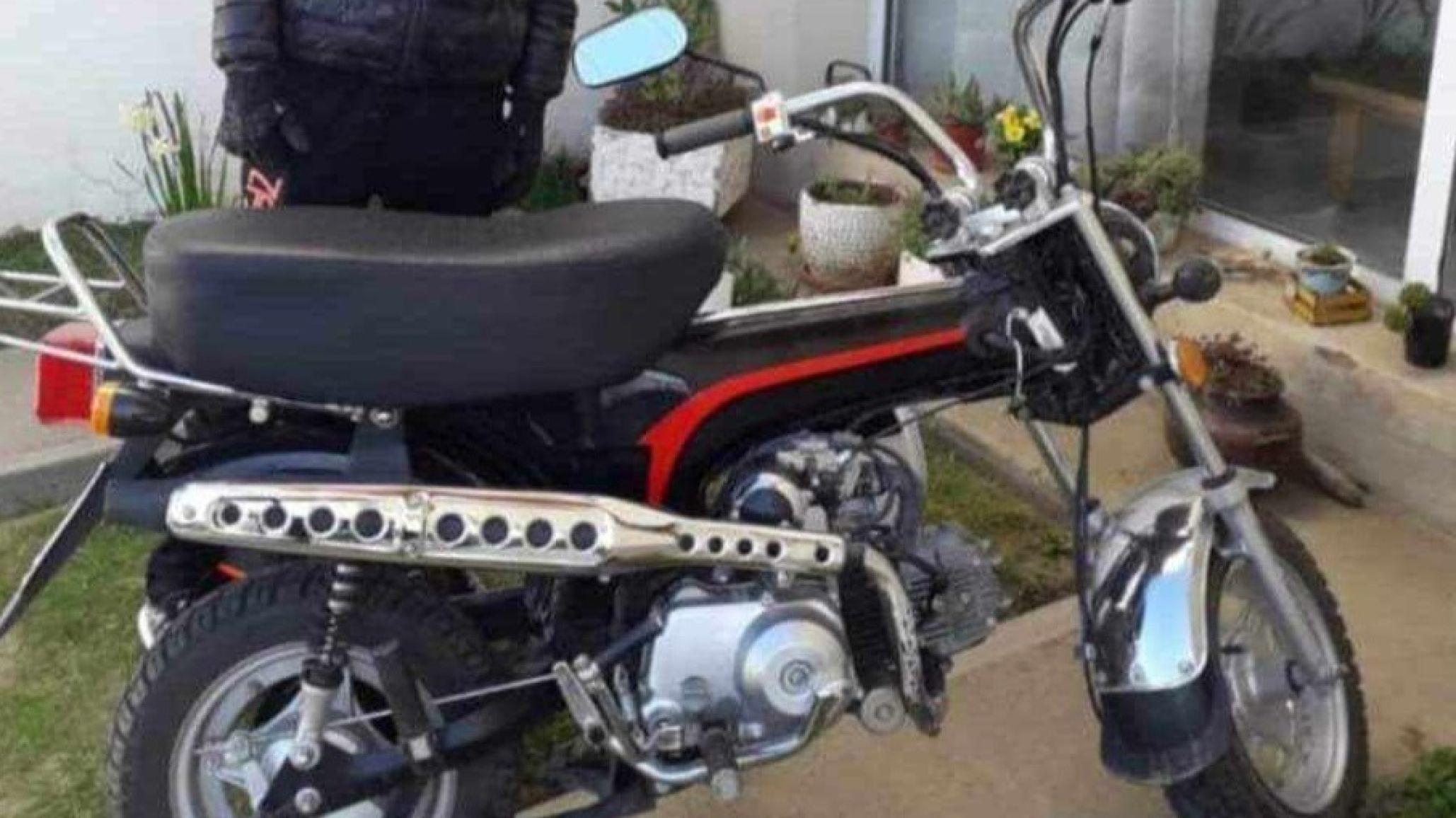 Robo de moto en Rada Tilly: la Dax Zanella 90 sigue desaparecida