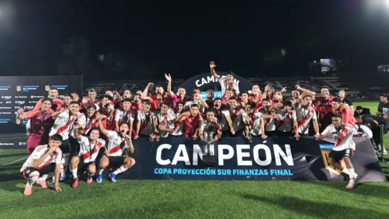 River campeón de la Copa Proyección con un golazo de Ian Subiabre