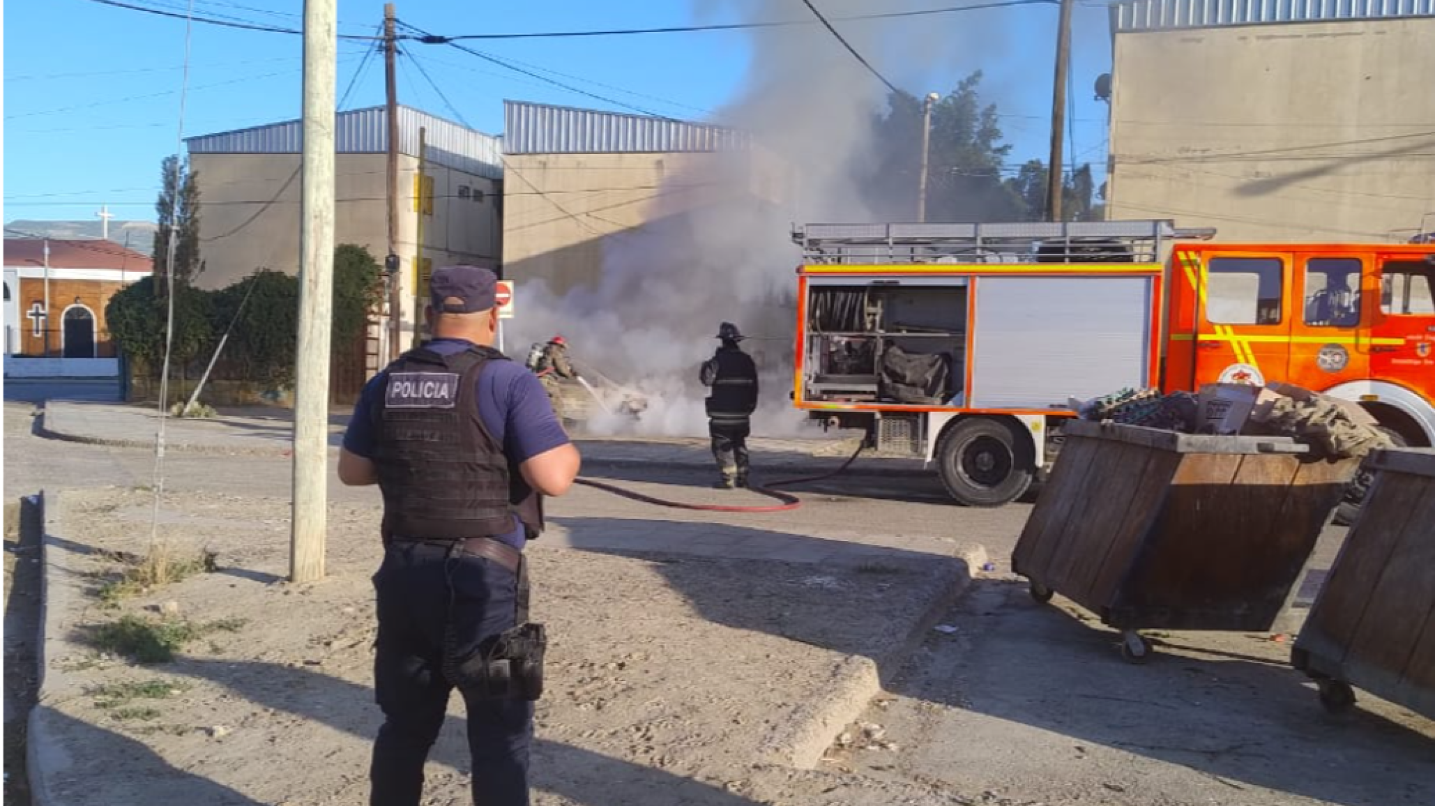 Investigan el incendio de un Chevrolet Onix en el Barrio 30 de Octubre