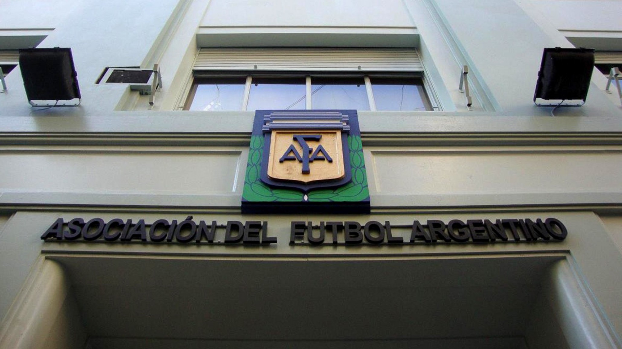 La AFA revoluciona el fútbol argentino: dos torneos por año y vuelta de los descensos