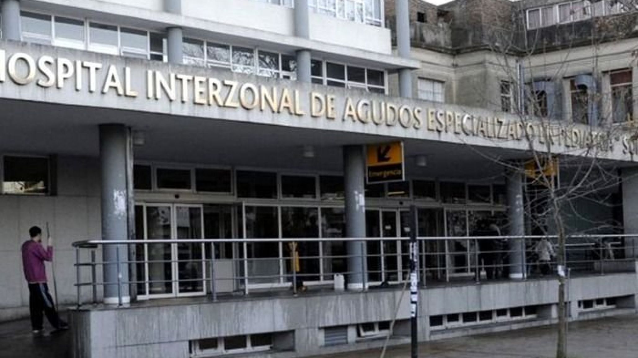 Un adolescente de 14 a駉s fue baleado en una pelea callejera: hay un menor detenido