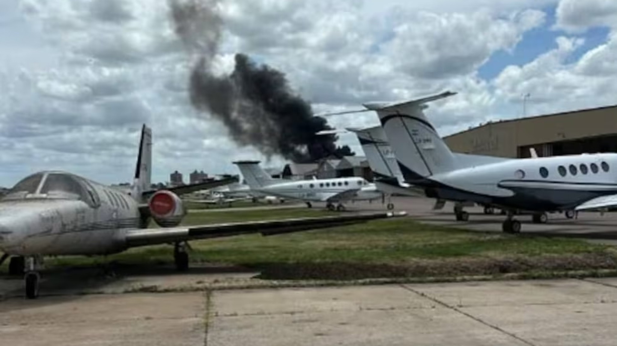 Un avión privado proveniente de Punta del Este se estrelló a metros de un aeropuerto
