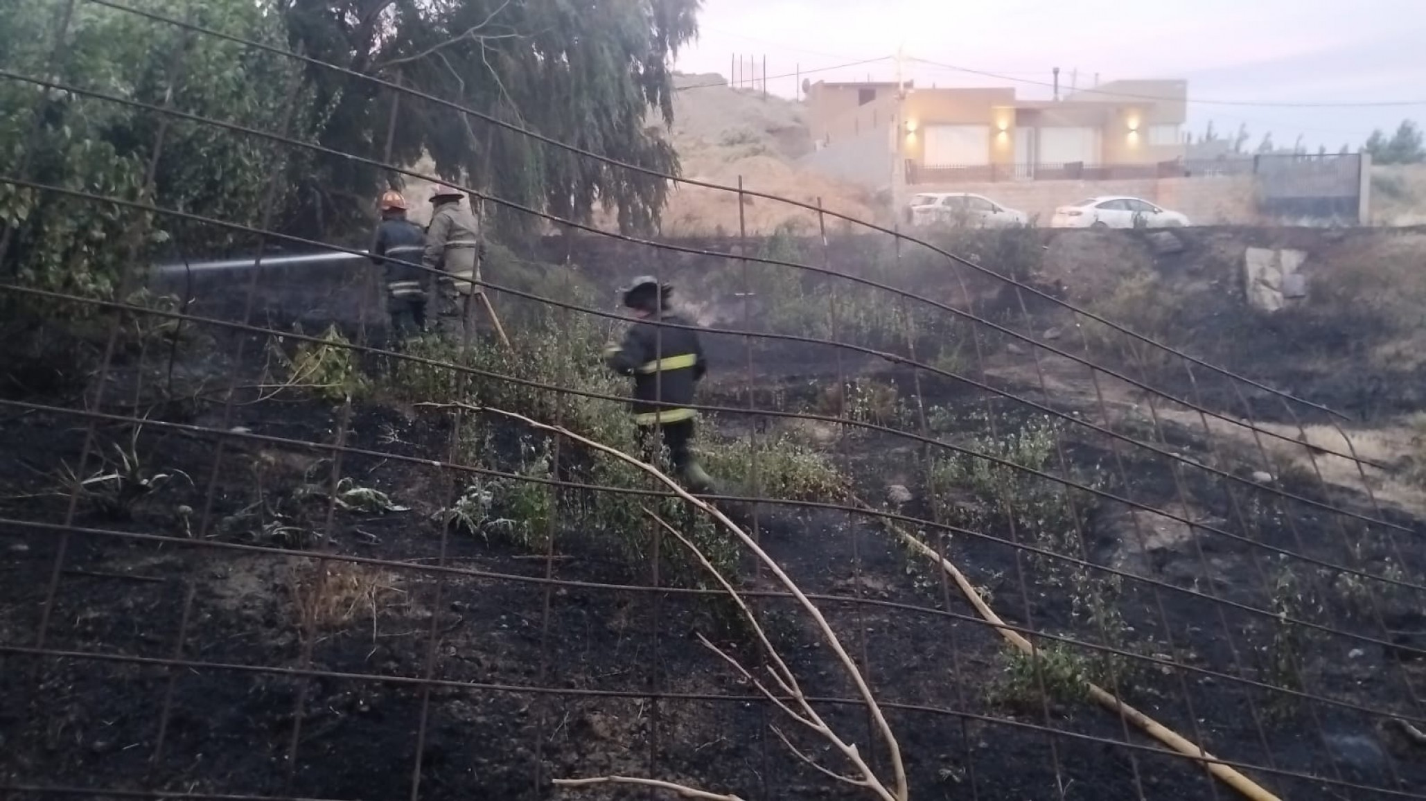 Fuegos artificiales y altas temperaturas: una jornada marcada por incendios de pastizales