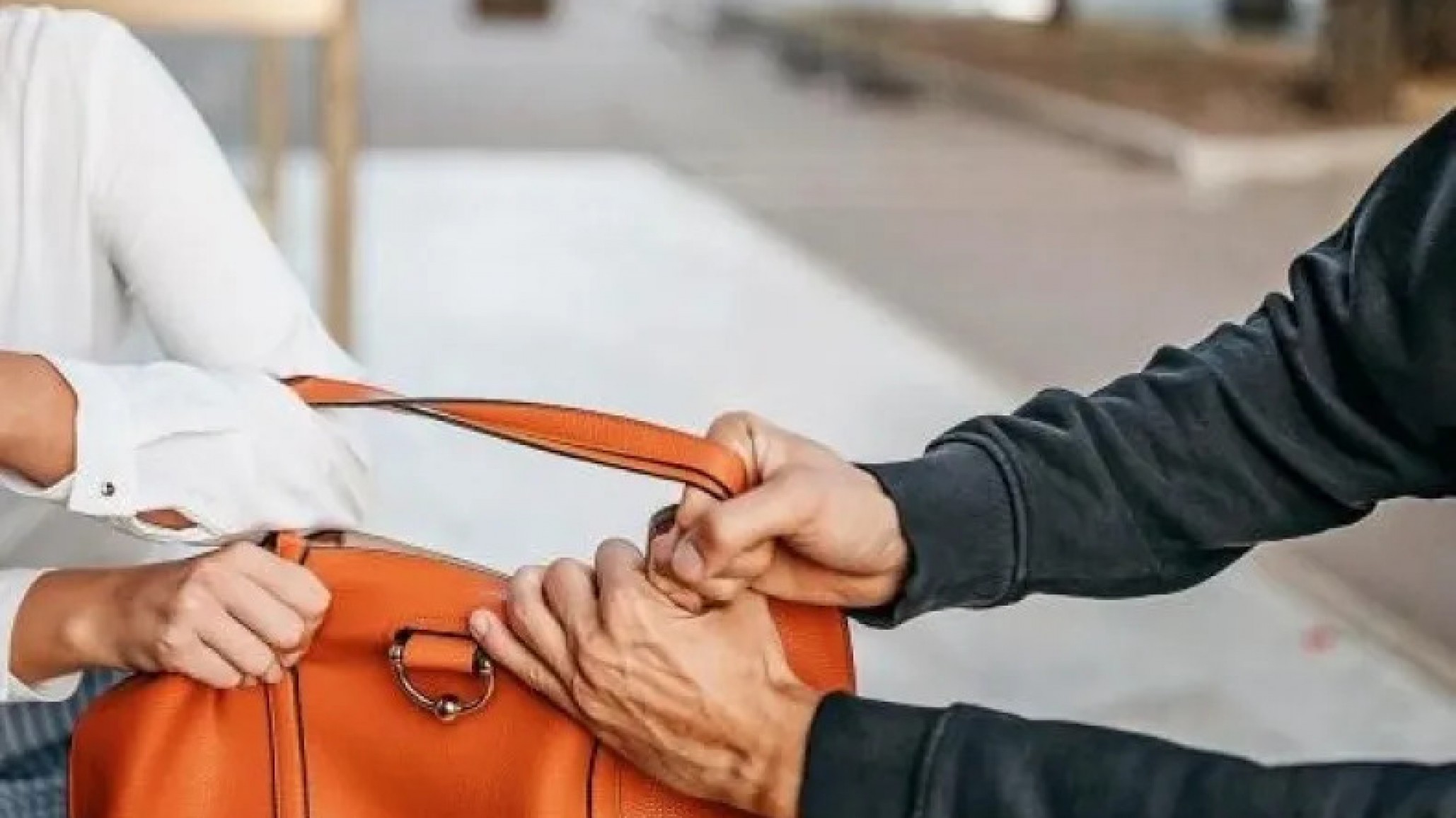 Violento robo en la Costanera: una menor fue atacada por cuatro personas y hay un detenido