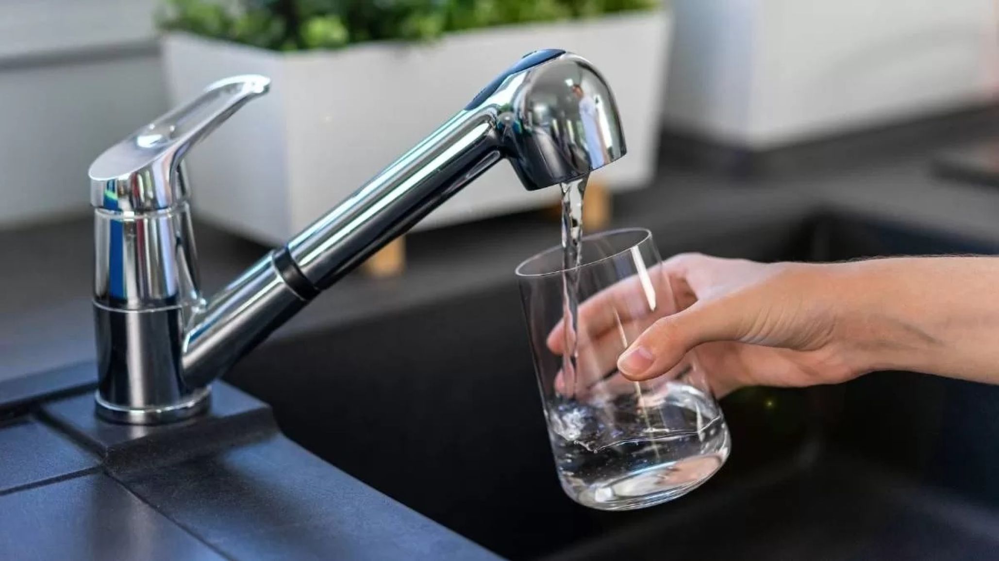 Corte programado de agua en Comodoro: se interrumpe el suministro para recuperar reservas