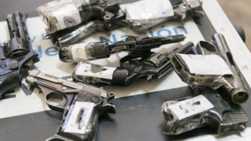 El Gobierno impulsa un decreto para que las fuerzas de seguridad reutilicen armas decomisadas