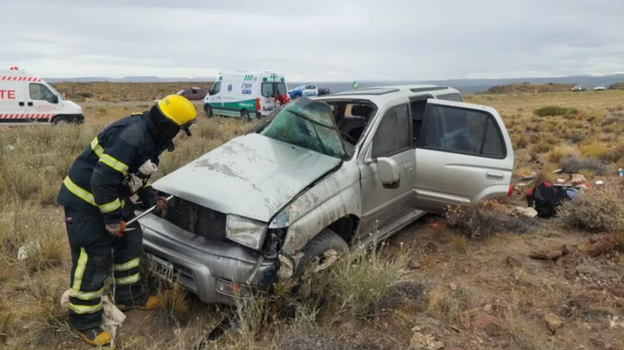 Trágico inicio del año: Una familia regresaba de Bariloche, volcó y una mujer salió despedida del vehículo