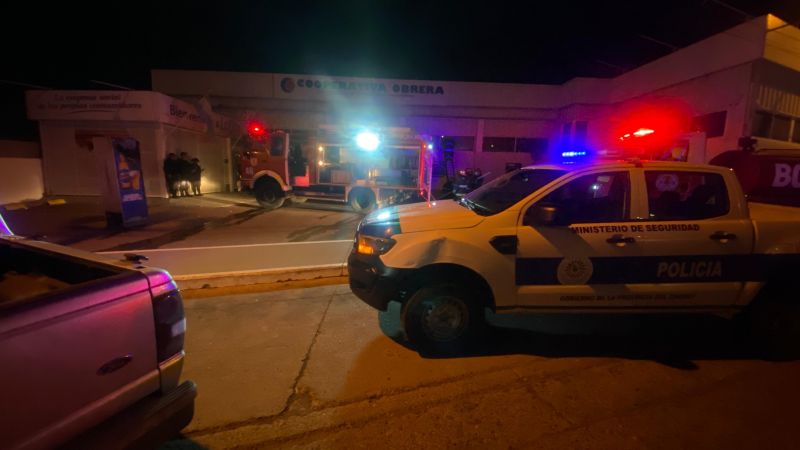 Incendio en la Cooperativa Obrera de Km 8: Una heladera en corto originó el fuego