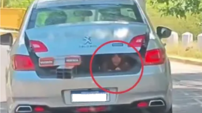 Polémica: Un juez llevó a su hija en el baúl del auto