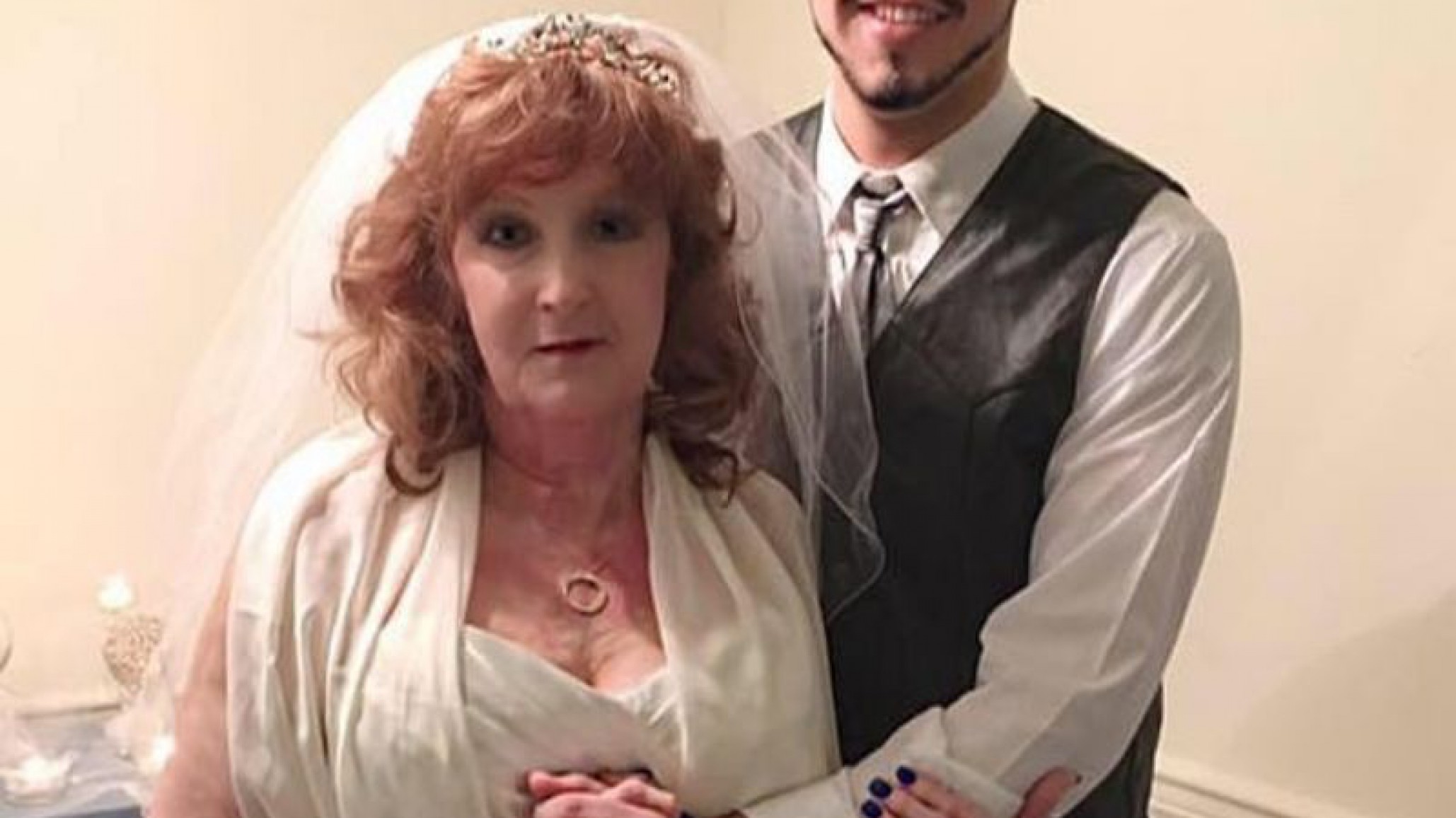 Tienen 19 y 72 años: se casaron y dicen ser una pareja muy fogosa