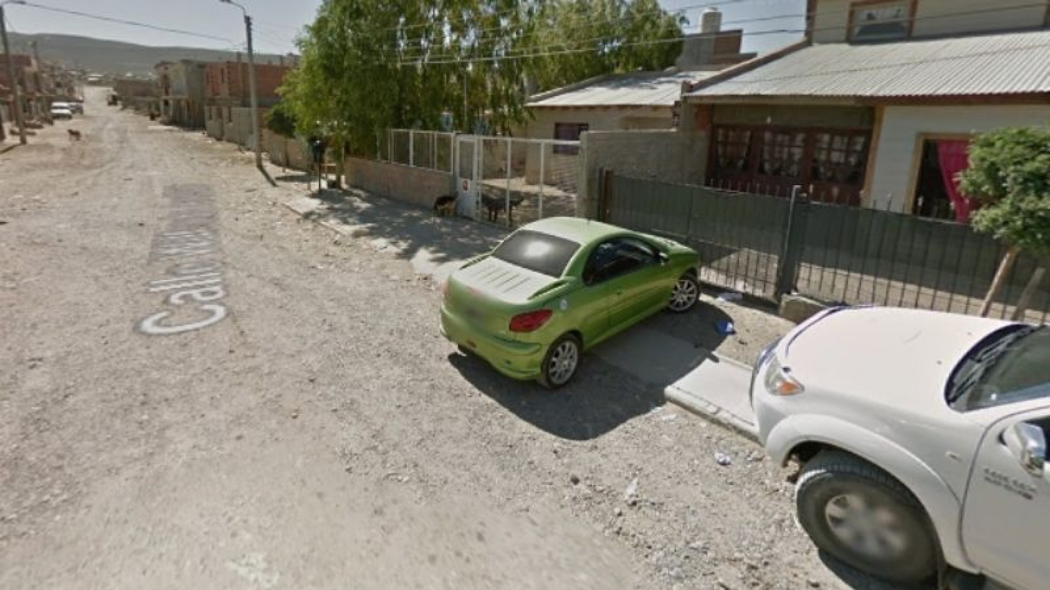 Un grupo de hombres agredió a un joven en la calle, está herido