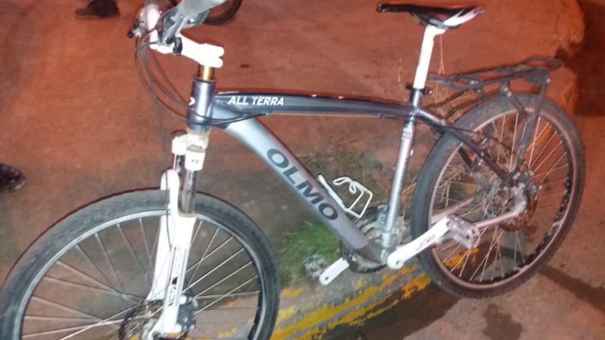 Dos ladrones quisieron huir de policías en un control tras el robo