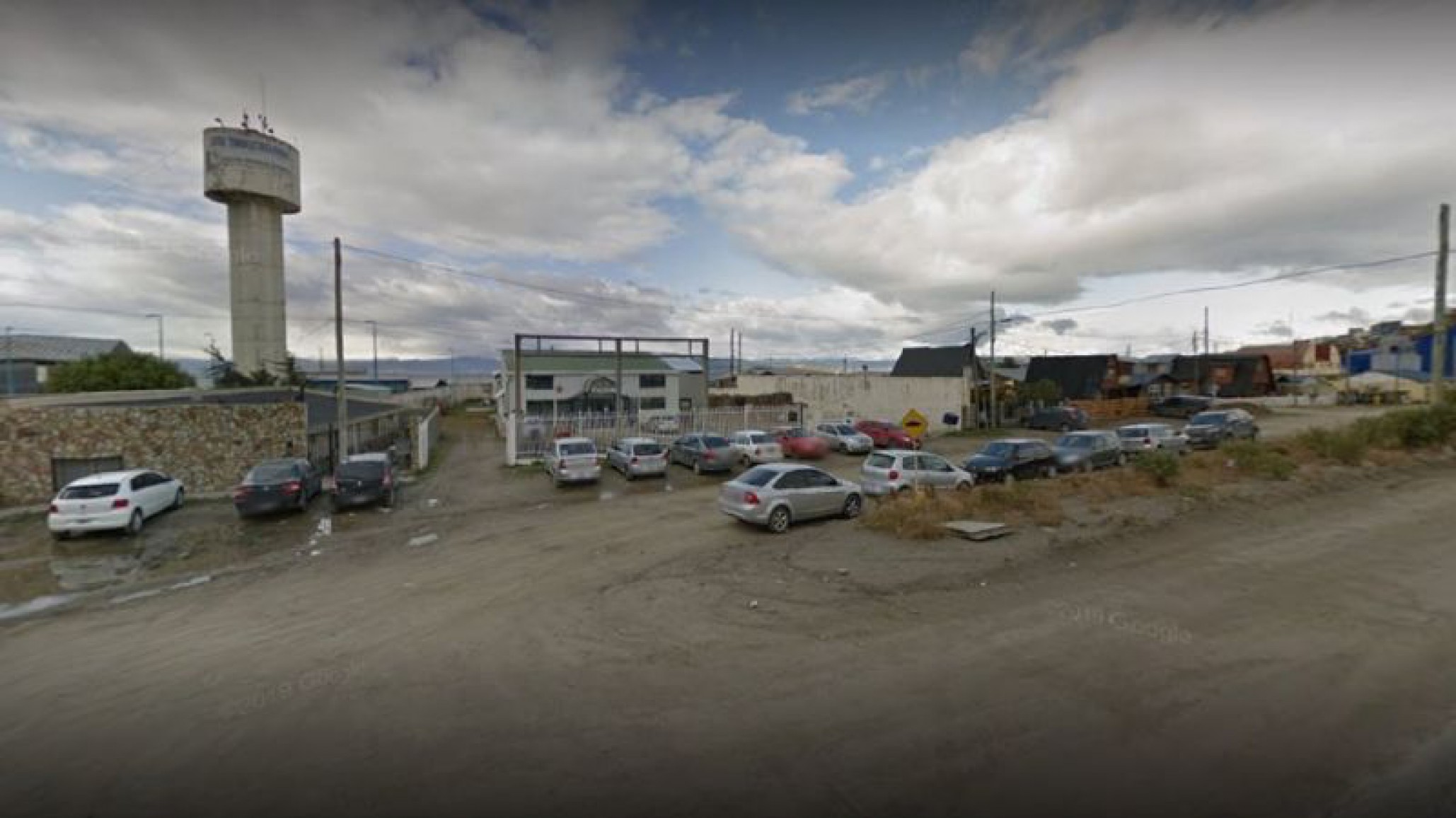 Un camionero murió aplastado por el camión que conducía su hijo