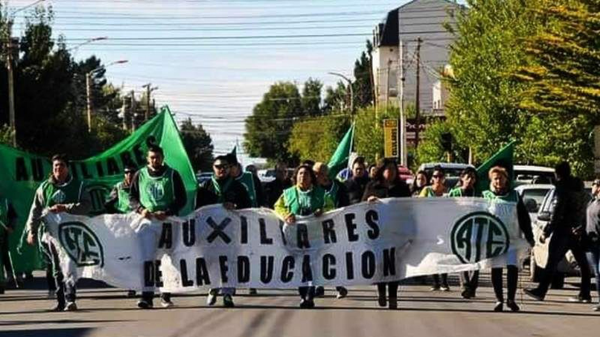 ATE levanta el paro de auxiliares de la educación pero ATE normalizadora continúa con retención