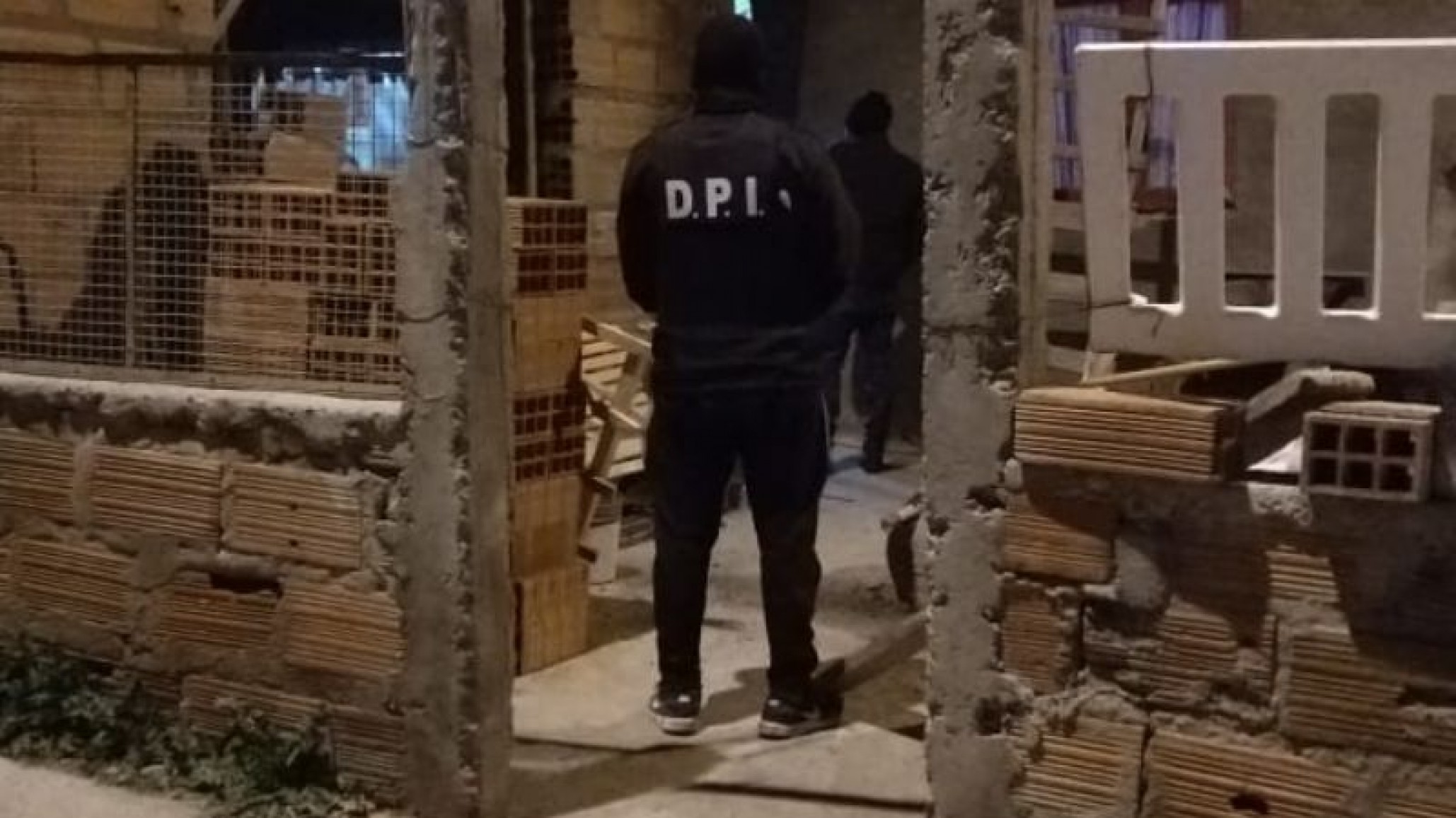 Un hombre falleció tras ser baleado: realizan allanamientos para obtener mayor información