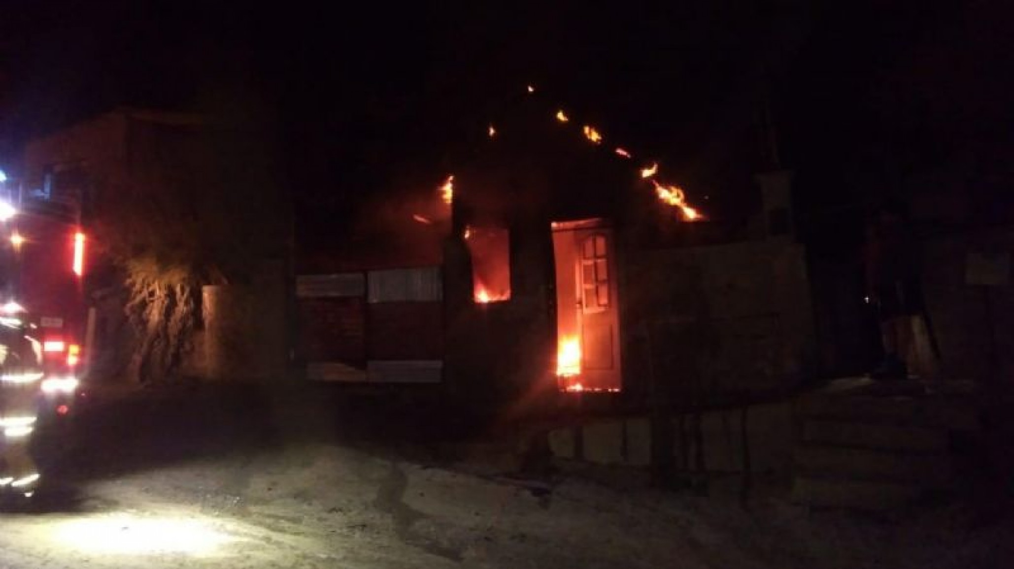 Incendio : En Barrio Laprida, pérdidas totales en una vivienda